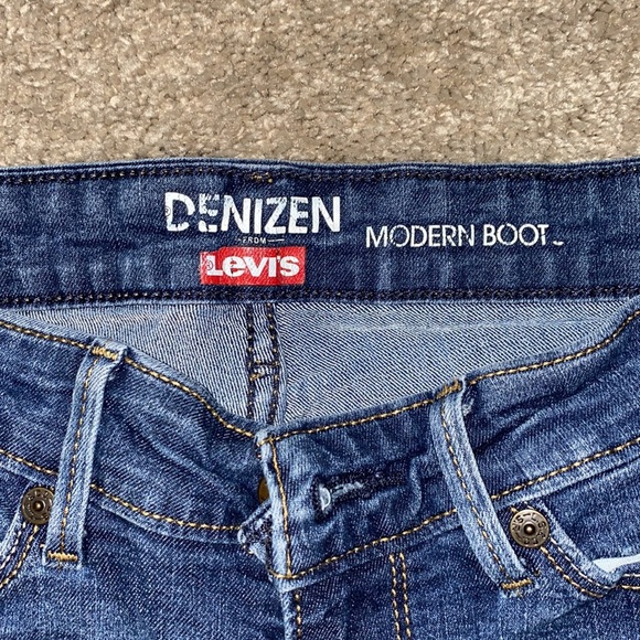 Boot Cut Levi’s - Picture 2 of 2